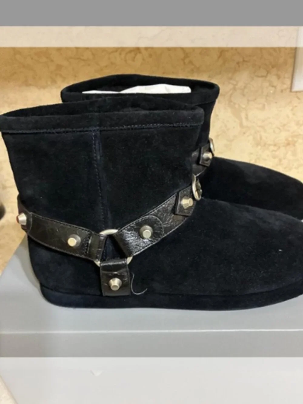 Balenciaga back ankle color